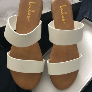 NEW IN BOX LULUS white sandals
